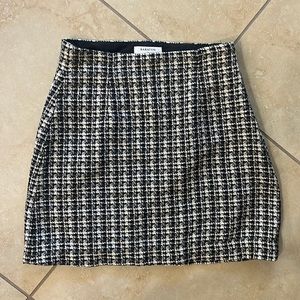 Aritzia Babaton Chanel tweed black & white mini skirt 2